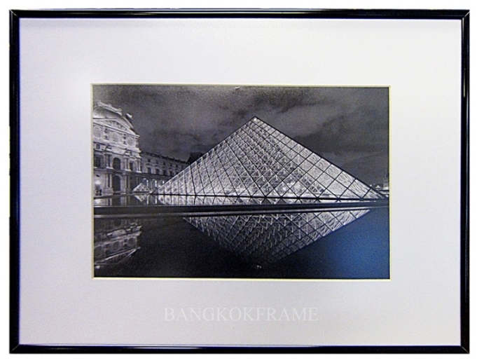 กรอบอลูมิเนียมสีดำ